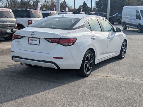 Used 2024 Nissan Sentra SV image 3