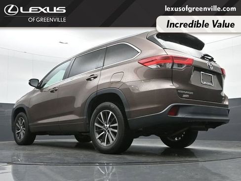 Used 2017 Toyota Highlander XLE FWD image 14