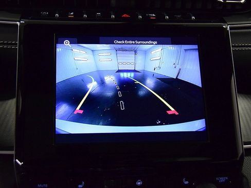 Used 2024 Jeep Grand Cherokee L Altitude image 22