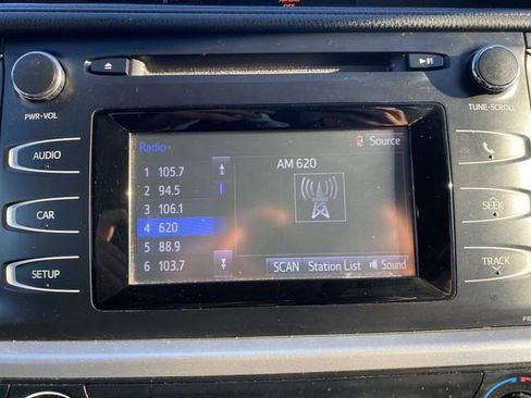 Used 2015 Toyota Highlander LE image 17