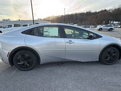 New 2026 Toyota Prius LE image 6