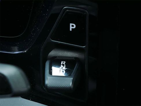 Used 2025 Porsche Macan 4 Electric image 26