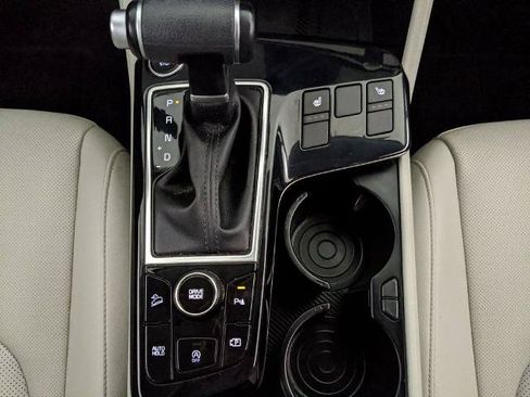 Used 2024 Kia Sportage EX FWD image 9