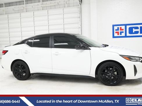 Used 2025 Nissan Sentra SR w/ Midnight Edition FWD image 4