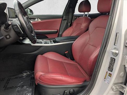 Used 2018 Kia Stinger GT1 RWD image 17
