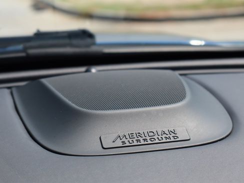 Used 2013 Jaguar XF R RWD image 40