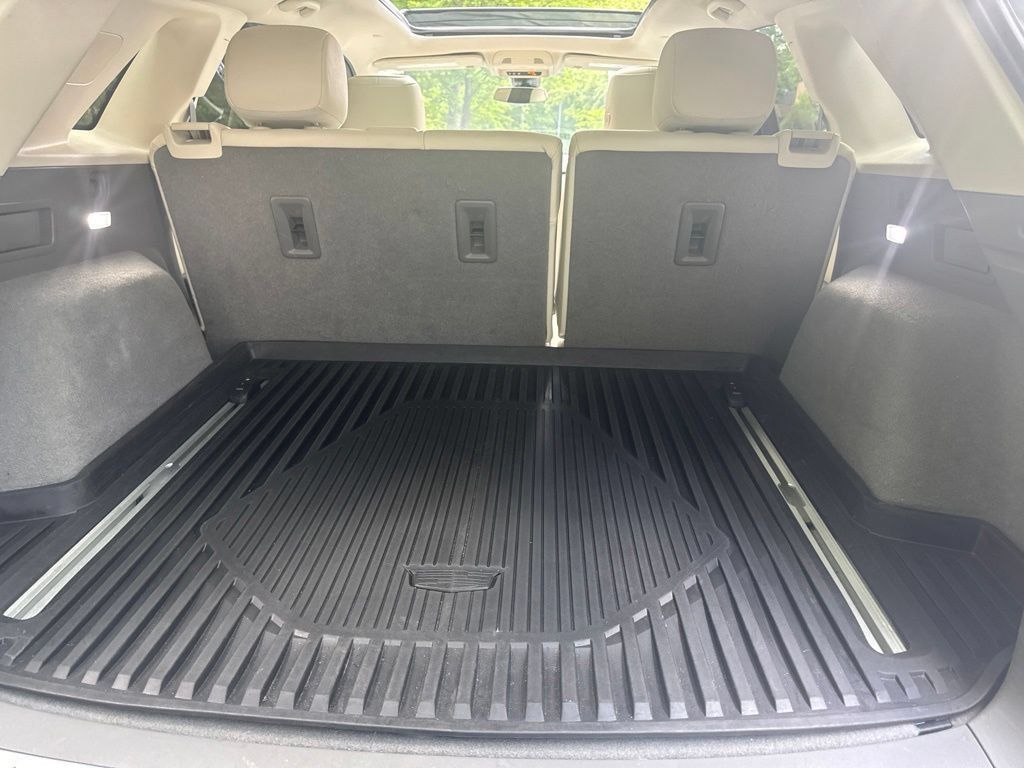 Used 2021 Cadillac XT5 Premium Luxury w/ LPO, Floor Liner Package FWD image 27