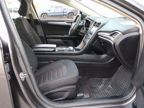 Used 2020 Ford Fusion SE image 35