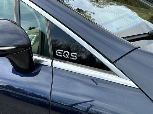 Used 2023 Mercedes-Benz EQS 580 4MATIC Sedan w/ Exclusive Trim Package image 11