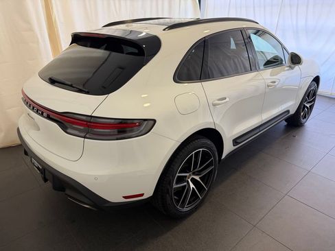Certified 2026 Porsche Macan AWD/4WD image 9