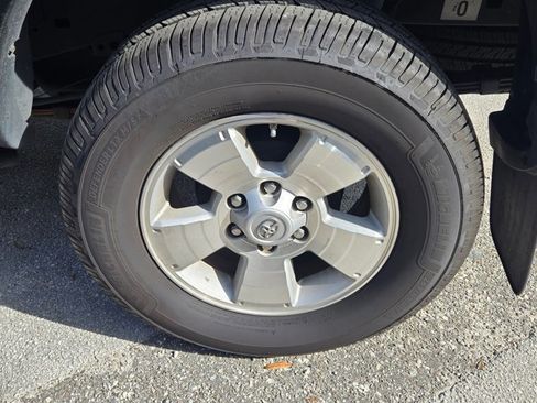 Used 2014 Toyota Tacoma PreRunner w/ TRD Sport Package image 15