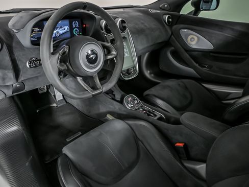 Used 2020 McLaren 600LT Spider image 20