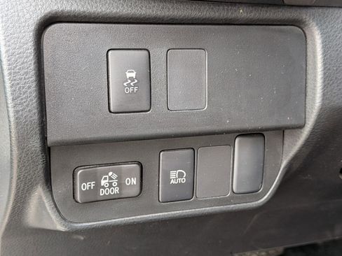 Used 2022 Toyota Tacoma SR5 w/ SR5 Appearance Package (SM) image 17