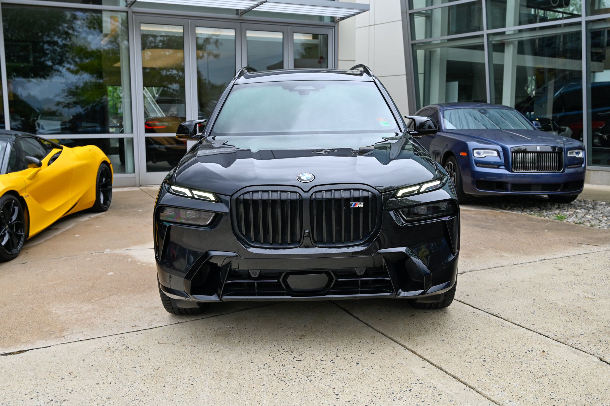 Used 2024 BMW X7 M60i w/ Executive Package AWD/4WD image 2