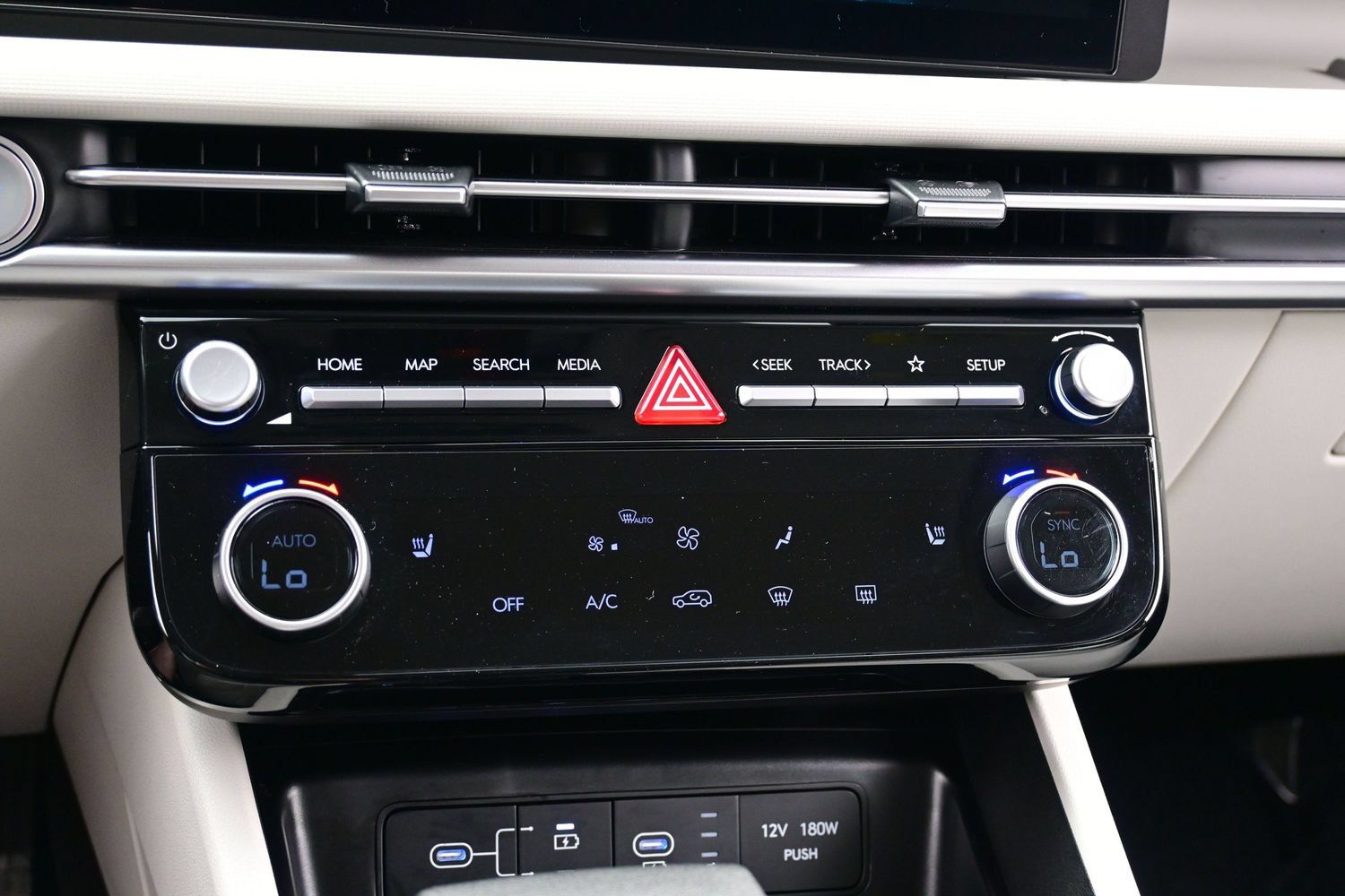 Used 2025 Hyundai Tucson SEL AWD/4WD image 21