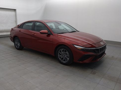 Used 2024 Hyundai Elantra SEL FWD image 11