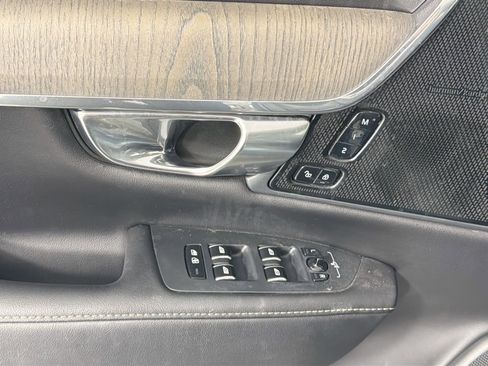 Used 2023 Volvo S90 B6 Ultimate w/ Protection Package Premier image 18