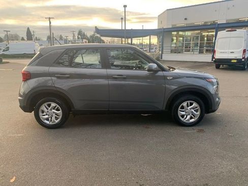 Certified 2023 Hyundai Venue SE image 8