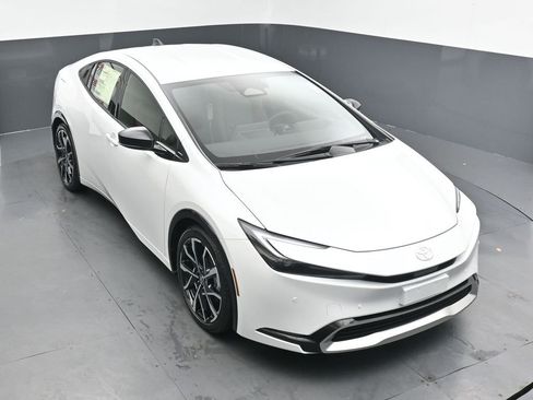 New 2026 Toyota Prius Plug-In Hybrid FWD image 21