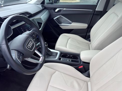Used 2019 Audi Q3 2.0T Premium w/ Convenience Package AWD/4WD image 10