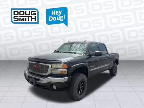 Used 2004 GMC Sierra 2500 SLT w/ Skid Plate Package AWD/4WD image 1