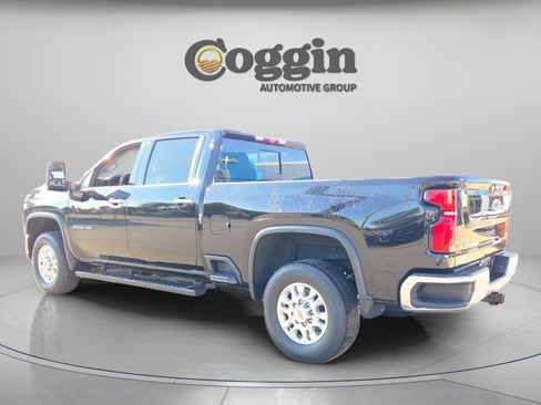 Used 2024 Chevrolet Silverado 2500 LTZ w/ LTZ Premium Package image 4