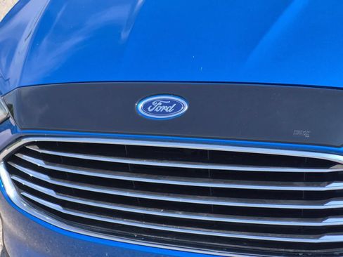 Used 2020 Ford Fusion SE FWD image 12
