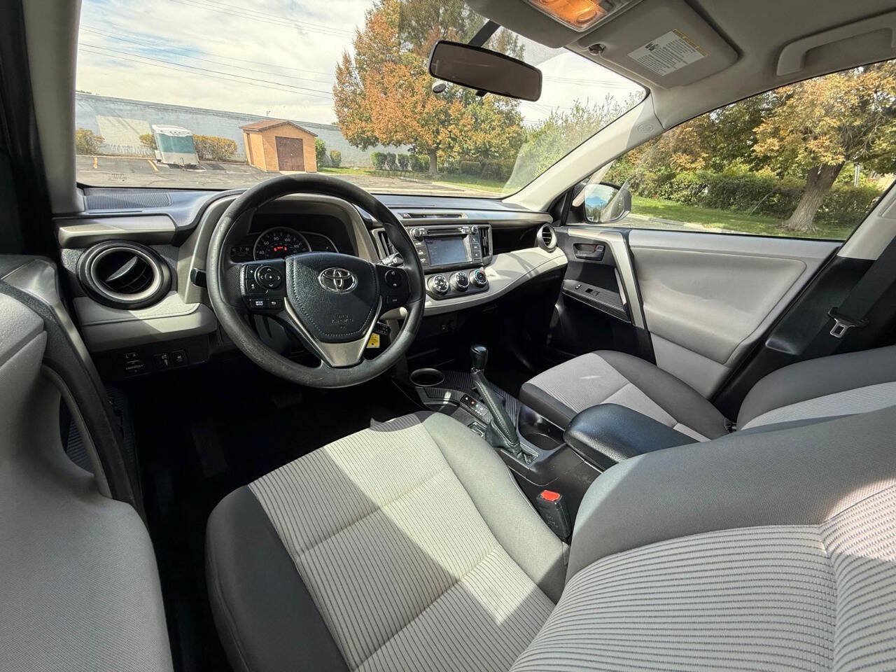 Used 2013 Toyota RAV4 LE FWD image 9