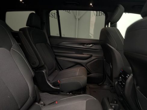 Used 2025 Jeep Grand Cherokee L Laredo w/ Luxury Tech Group I image 31