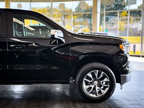 Used 2024 Chevrolet Silverado 1500 LT image 18