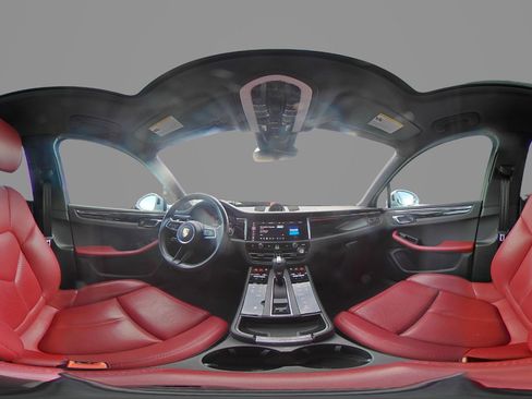 Certified 2024 Porsche Macan image 31