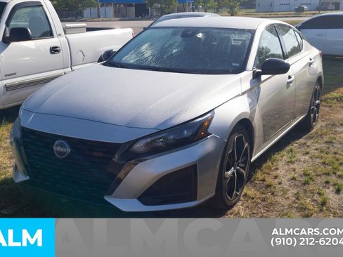 Used 2024 Nissan Altima 2.5 SR image 23