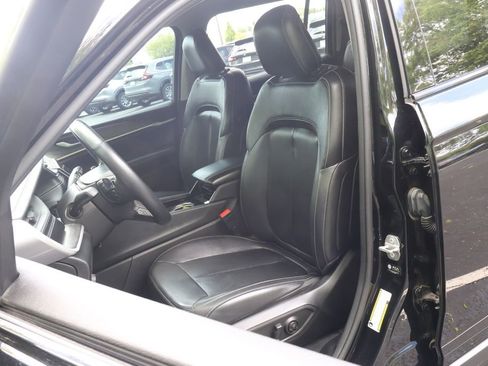 Used 2022 Jeep Grand Cherokee L Limited AWD/4WD image 32