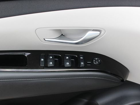 Used 2024 Hyundai Tucson Limited image 18