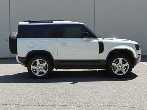 Used 2023 Land Rover Defender 90 SE AWD/4WD image 3