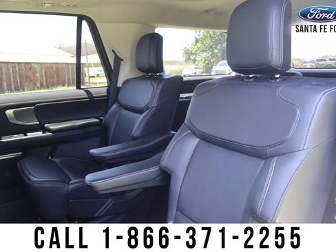 Used 2025 Ford Expedition Platinum AWD/4WD image 21