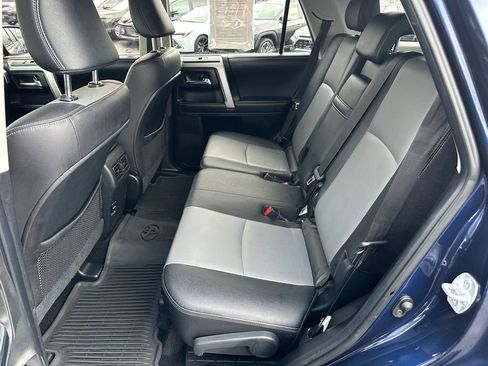 Used 2018 Toyota 4Runner SR5 Premium image 14