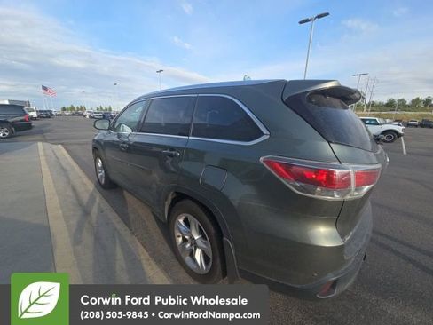 Used 2016 Toyota Highlander Limited w/ Driver Technology Package AWD/4WD image 6