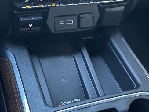 Used 2021 Chevrolet Silverado 1500 High Country w/ Technology Package image 20