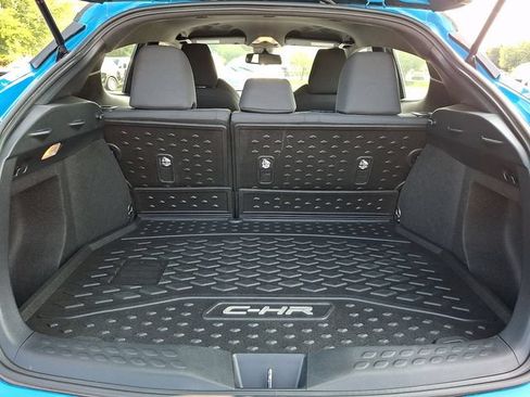 Used 2019 Toyota C-HR XLE FWD image 28