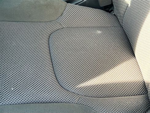Used 2020 Nissan Frontier SV w/ Midnight Edition Floor Mats image 18