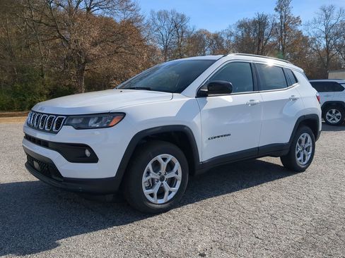 New 2026 Jeep Compass Latitude image 6