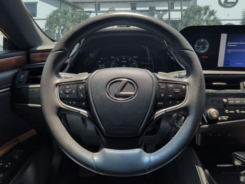 Used 2023 Lexus ES 350 w/ Premium Package FWD image 13