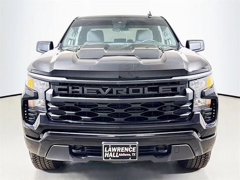 Used 2026 Chevrolet Silverado 1500 Custom Trail Boss w/ Turbomax Blackout Package image 2