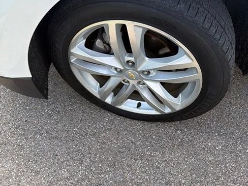 Used 2018 Chevrolet Equinox Premier AWD/4WD image 8