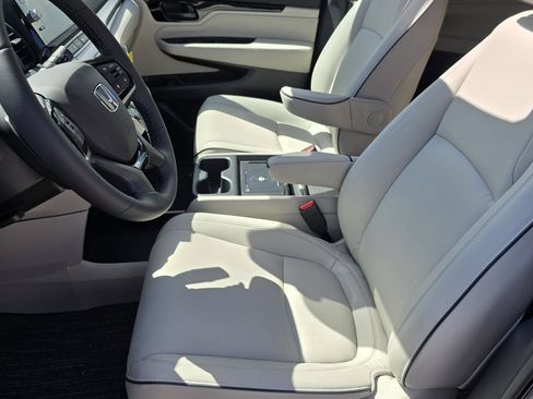 New 2026 Honda Odyssey Touring image 29