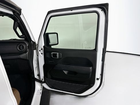 Used 2023 Jeep Wrangler Unlimited Sahara w/ Cold Weather Group AWD/4WD image 30