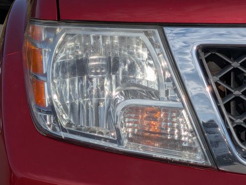 Used 2019 Nissan Frontier SL RWD image 10