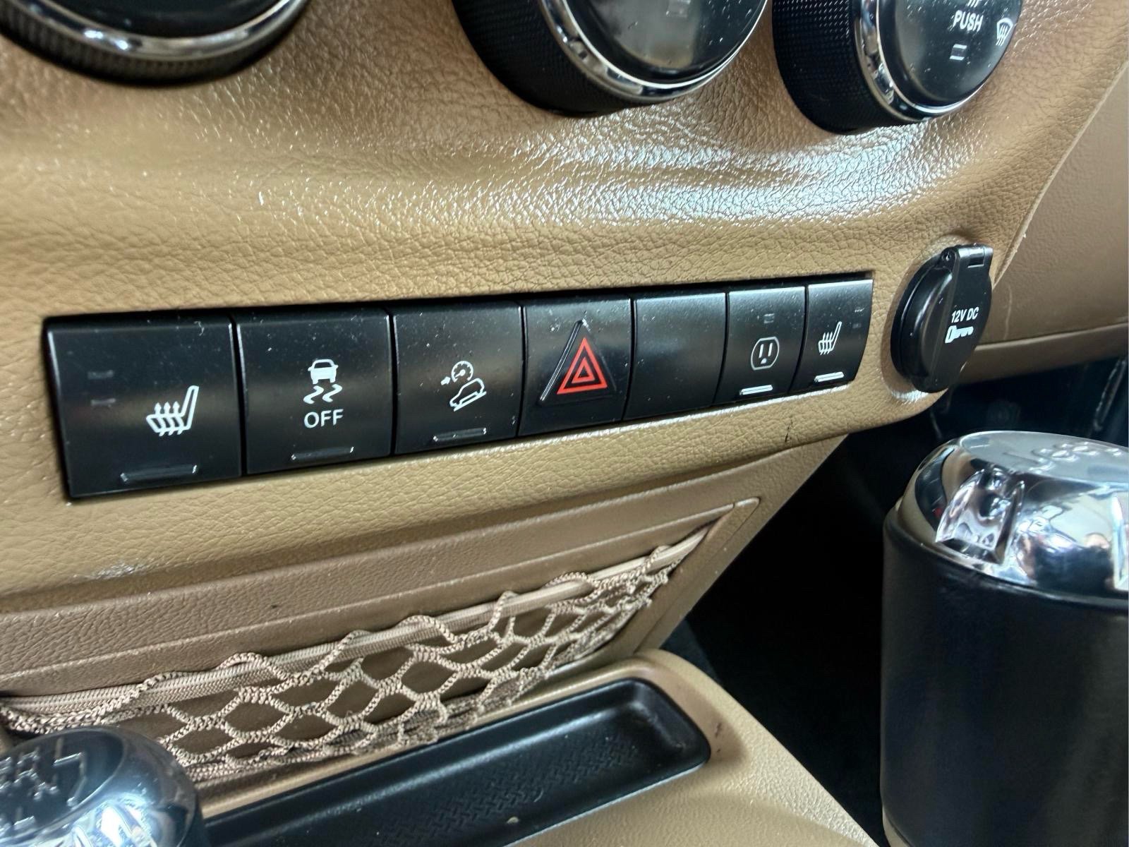 Used 2014 Jeep Wrangler Unlimited Sahara w/ Max Tow Package AWD/4WD image 22