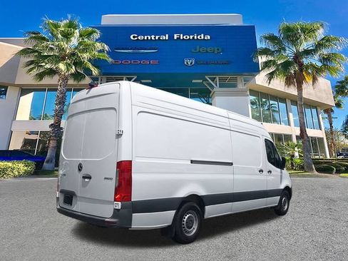 Used 2024 Mercedes-Benz Sprinter 2500 image 5